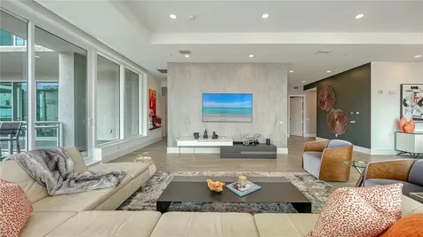 540 N Tamiami Trail Sarasota FL 34236