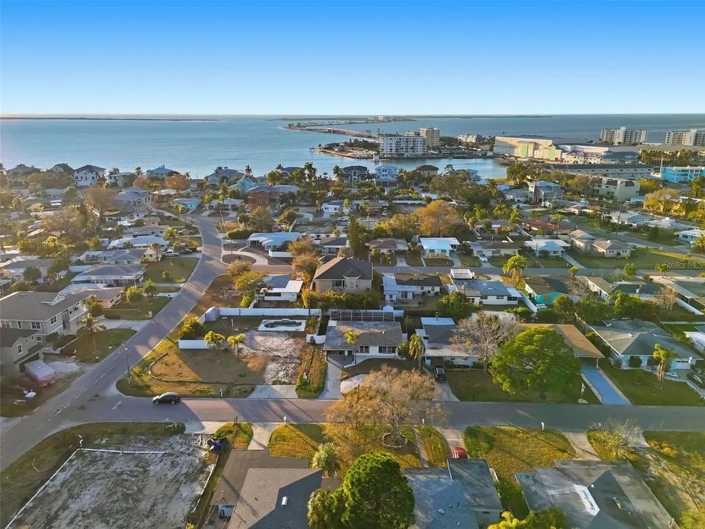 2470 Del Rio Way Dunedin FL 34698
