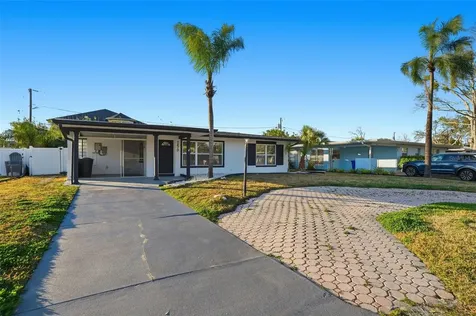 2470 Del Rio Way Dunedin FL 34698