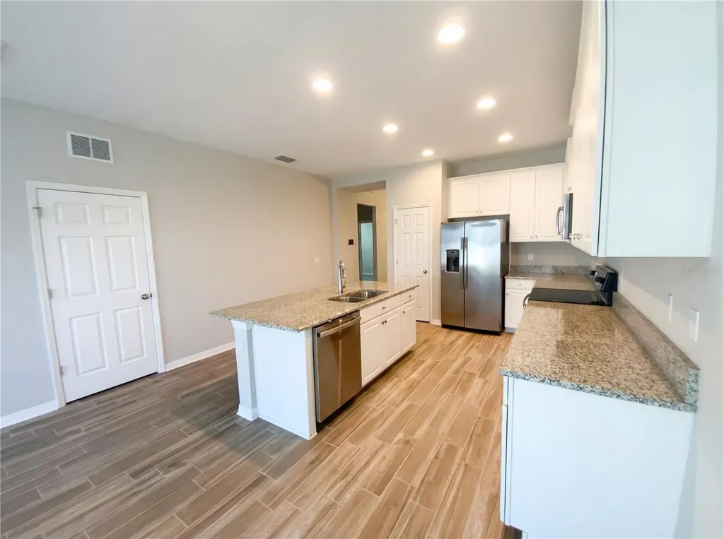 7423 Pool Compass Loop Wesley Chapel FL 33545