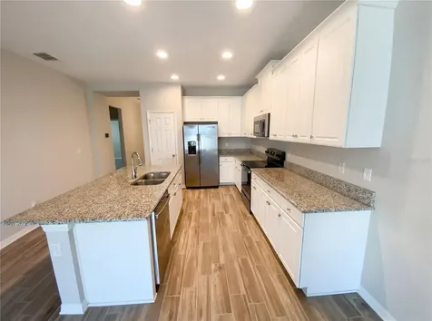 7423 Pool Compass Loop Wesley Chapel FL 33545