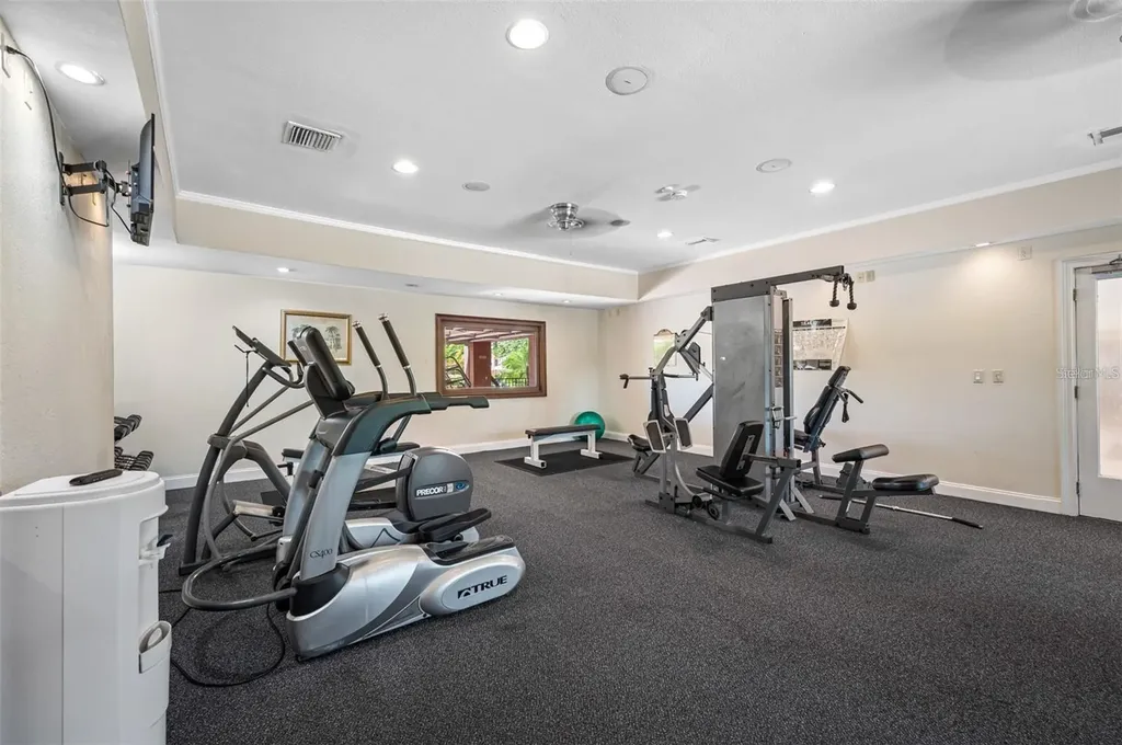 10263 Gandy Boulevard N St Petersburg FL 33702