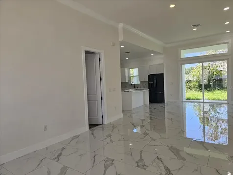 292 Gardenia Road Kissimmee FL 34743