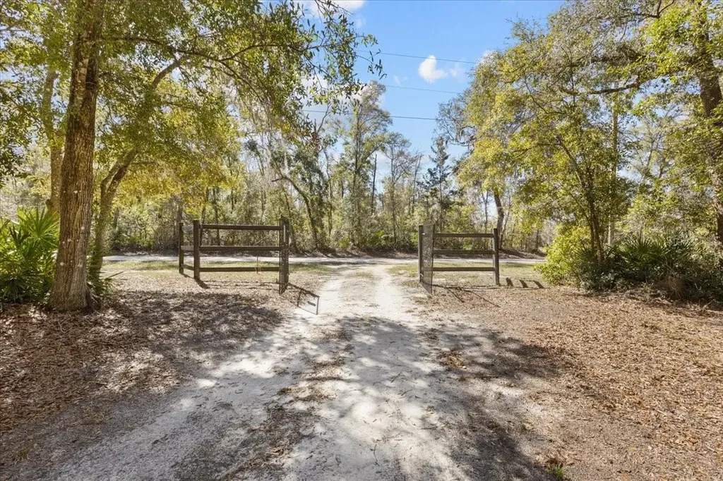 1658 NE 743rd Street Old Town FL 32680