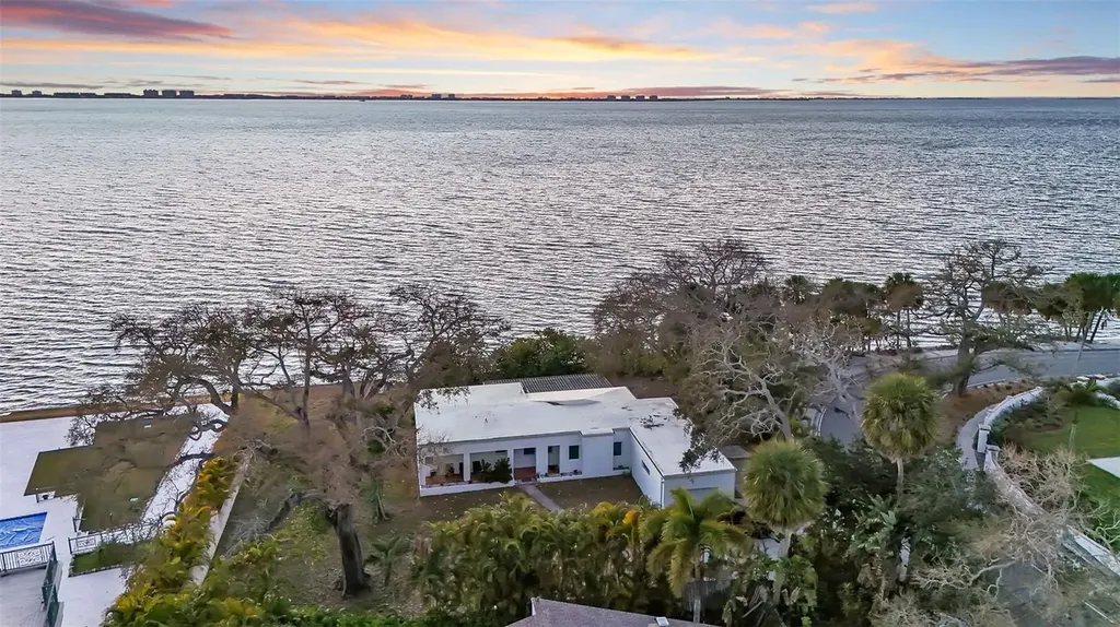 820 Indian Beach Drive Sarasota FL 34234