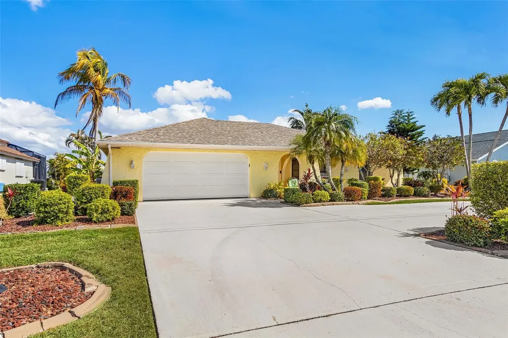 4215 SW 13th Avenue Cape Coral FL 33914