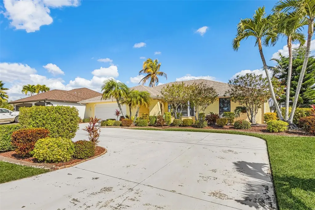 4215 SW 13th Avenue Cape Coral FL 33914