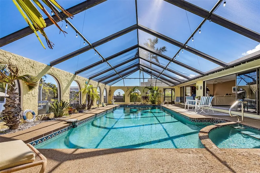 4215 SW 13th Avenue Cape Coral FL 33914