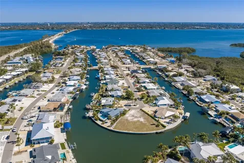 10316 Kingfisher Road W Bradenton FL 34209
