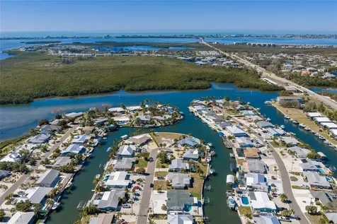10316 Kingfisher Road W Bradenton FL 34209