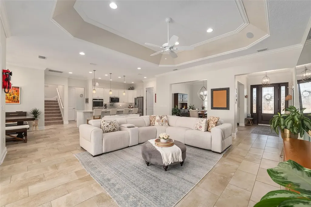 11207 Roz Way Oxford FL 34484