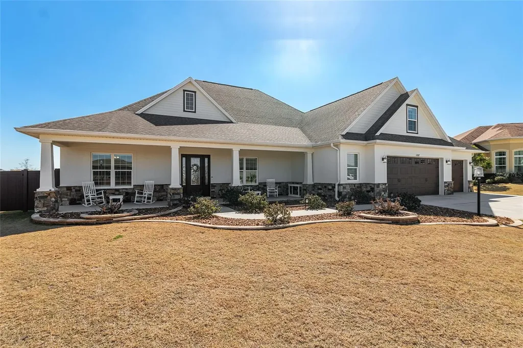 11207 Roz Way Oxford FL 34484