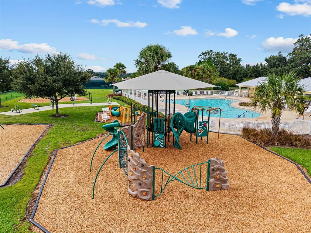 11207 Roz Way Oxford FL 34484