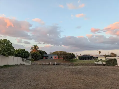 1459 SE 14th Street Cape Coral FL 33990