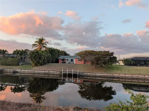 1459 SE 14th Street Cape Coral FL 33990