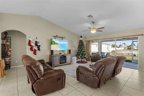 1617 NW 28th Street Cape Coral FL 33993