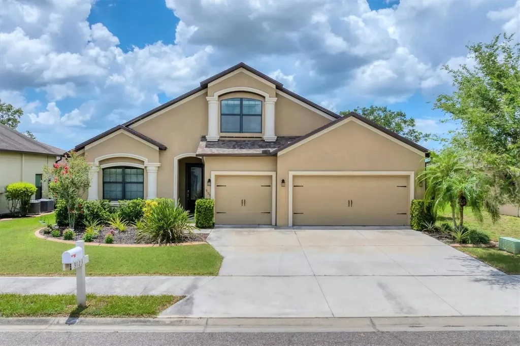 9123 Raes Creek Place Palmetto FL 34221