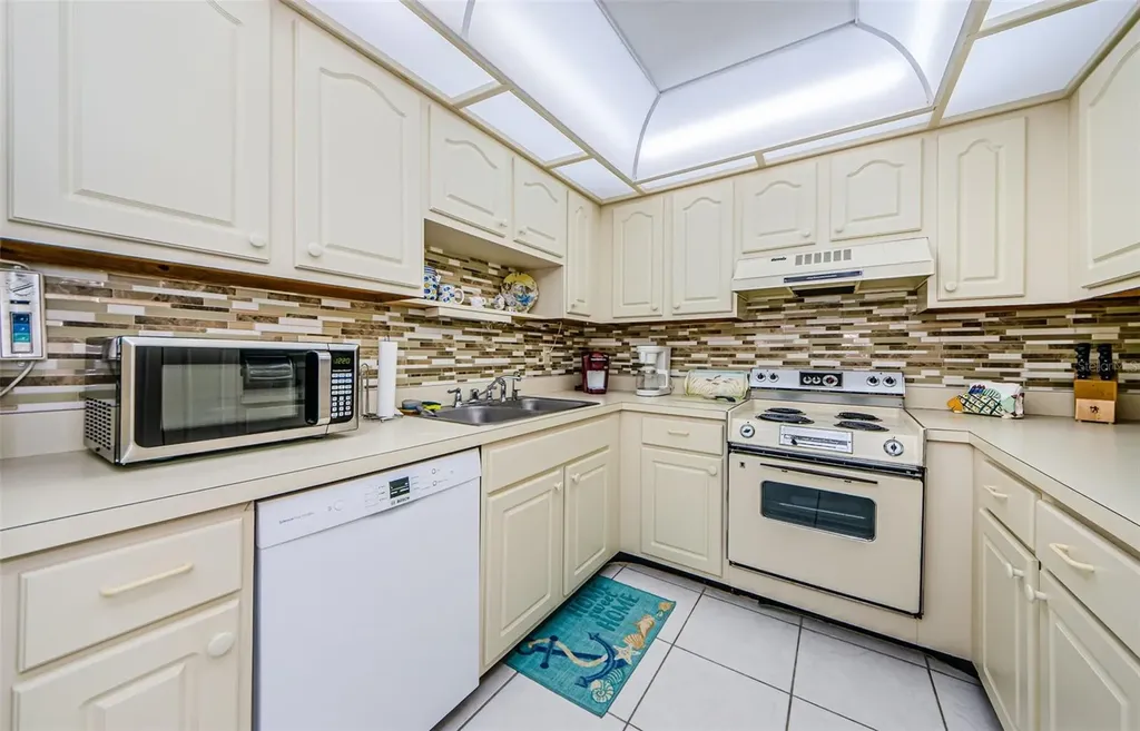 2700 Bayshore Boulevard Dunedin FL 34698