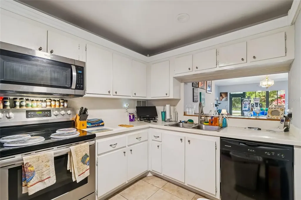 2679 Sabal Springs Circle Clearwater FL 33761