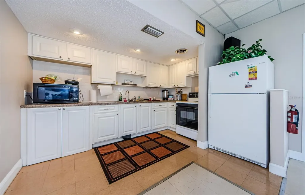 4915 Bay Street NE St Petersburg FL 33703