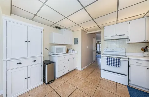 4915 Bay Street NE St Petersburg FL 33703