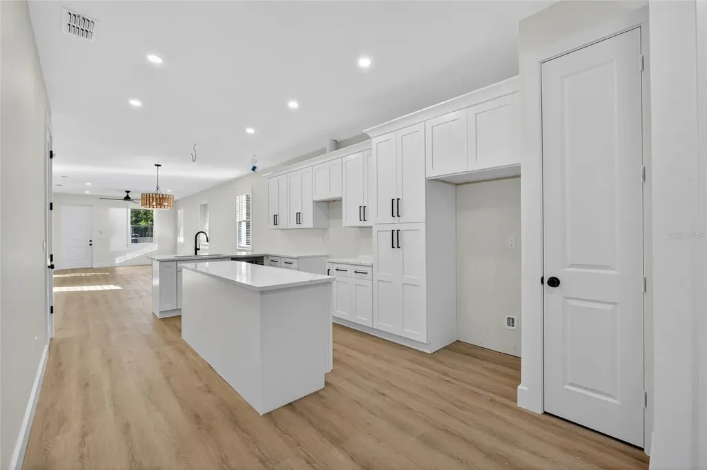 1515 E Knollwood Street Tampa FL 33610