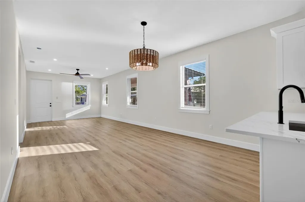 1515 E Knollwood Street Tampa FL 33610