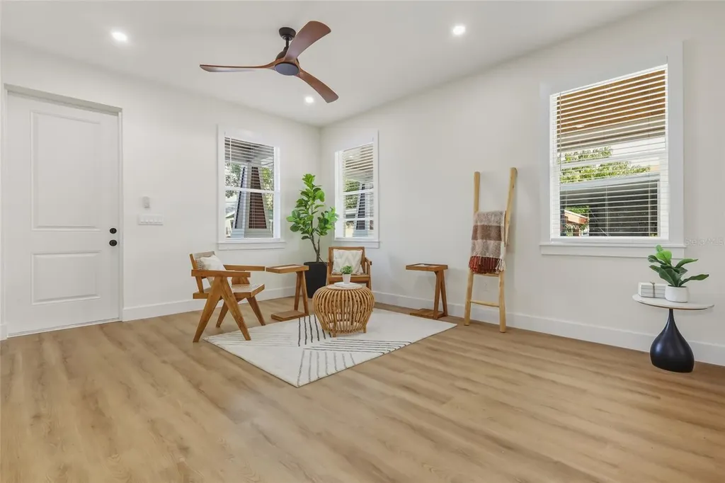 1515 E Knollwood Street Tampa FL 33610