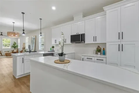 1515 E Knollwood Street Tampa FL 33610