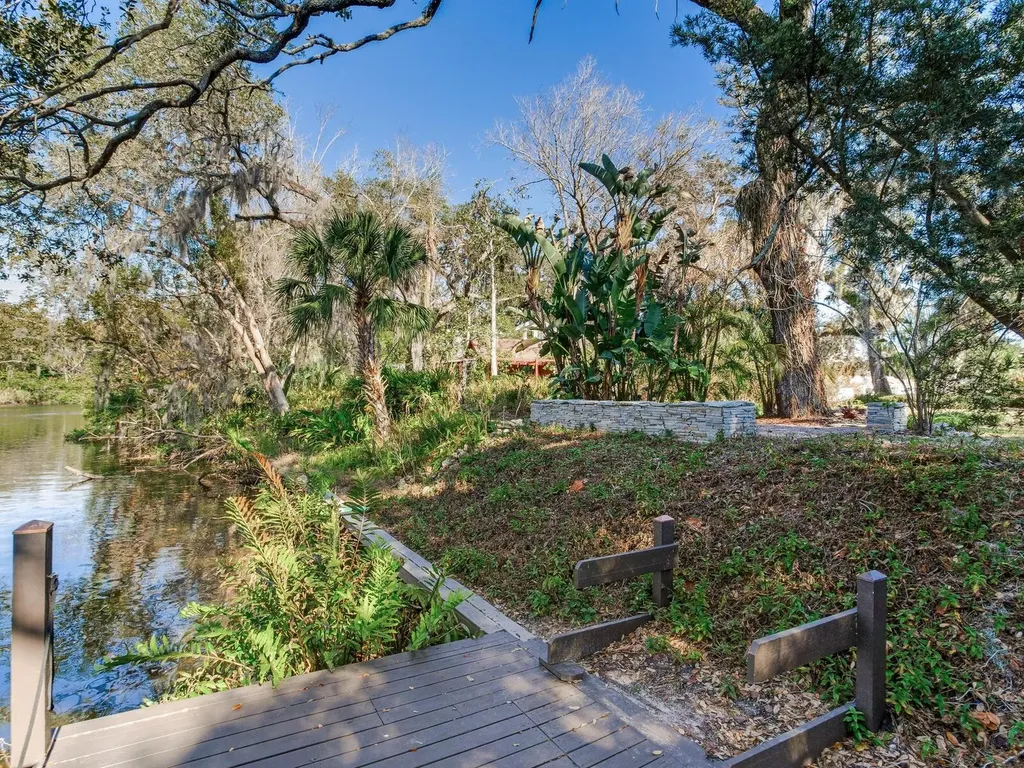 1214 E Park Circle Tampa FL 33604