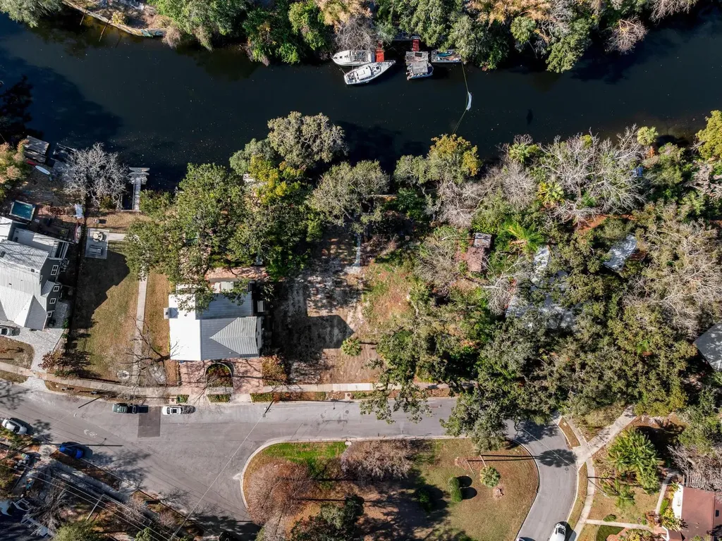 1214 E Park Circle Tampa FL 33604