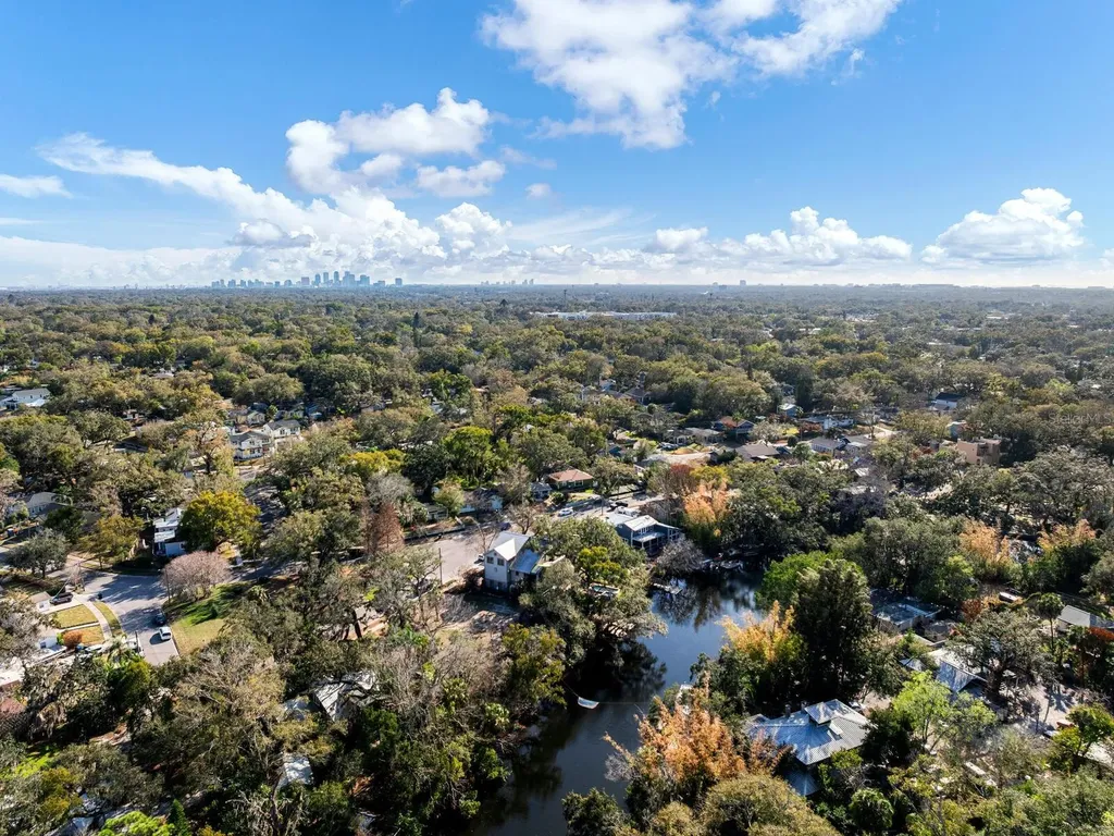 1214 E Park Circle Tampa FL 33604