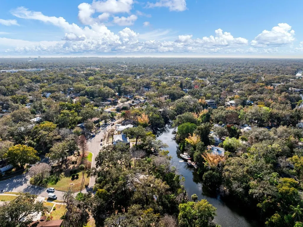 1214 E Park Circle Tampa FL 33604