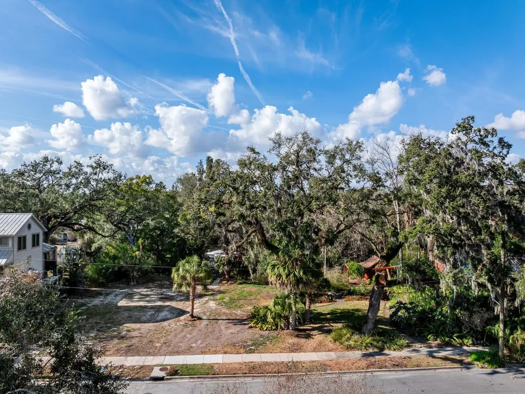 1214 E Park Circle Tampa FL 33604