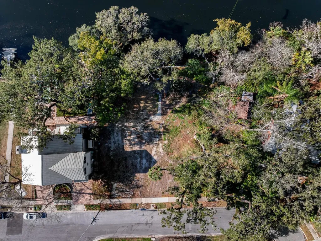 1214 E Park Circle Tampa FL 33604