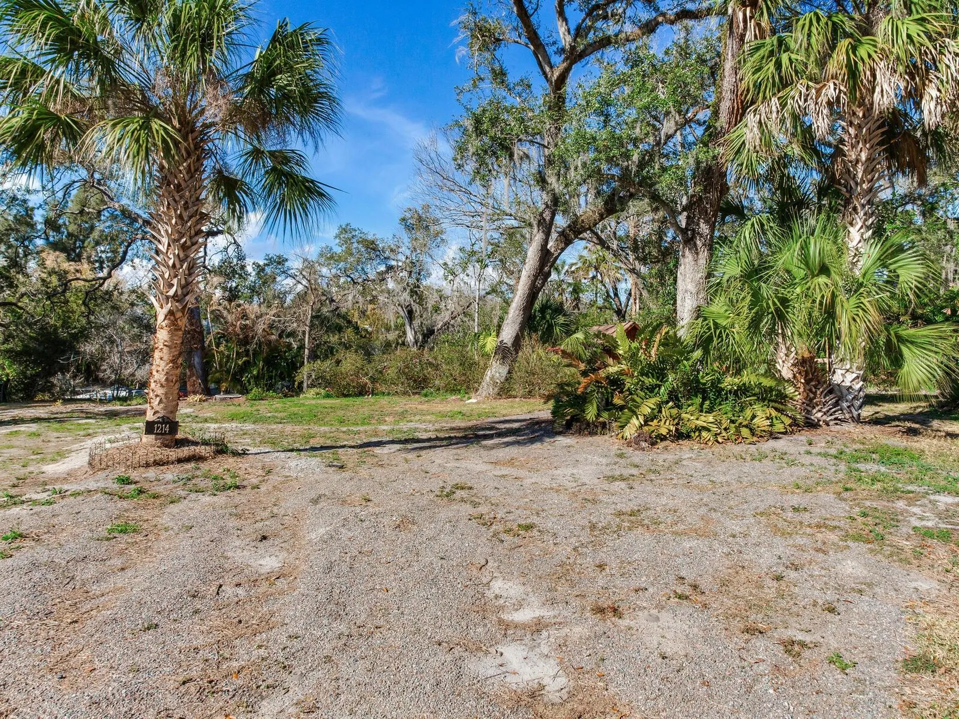 1214 E Park Circle Tampa FL 33604