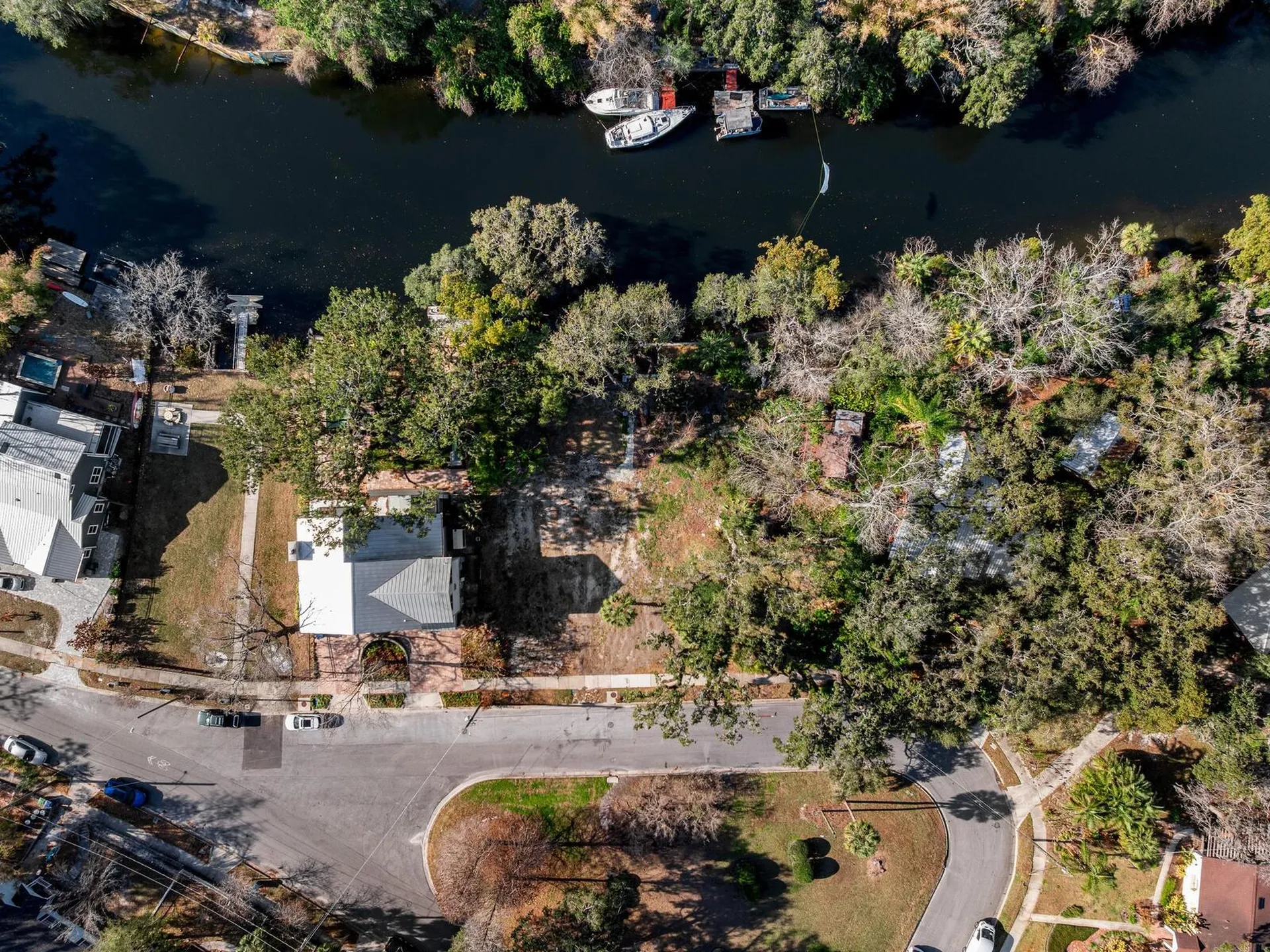 1214 E Park Circle Tampa FL 33604