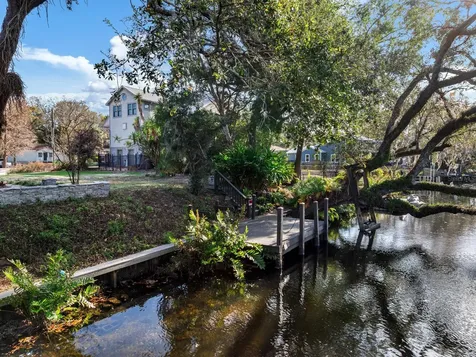 1214 E Park Circle Tampa FL 33604