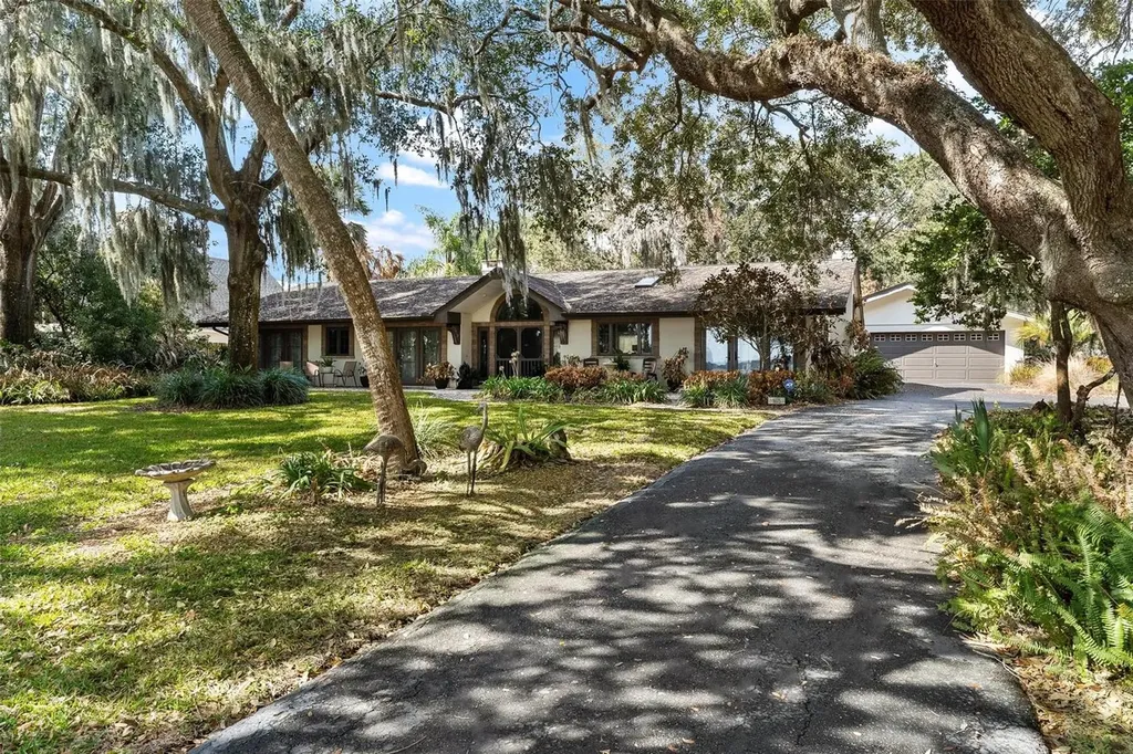 9175 Silver Lake Drive Leesburg FL 34788