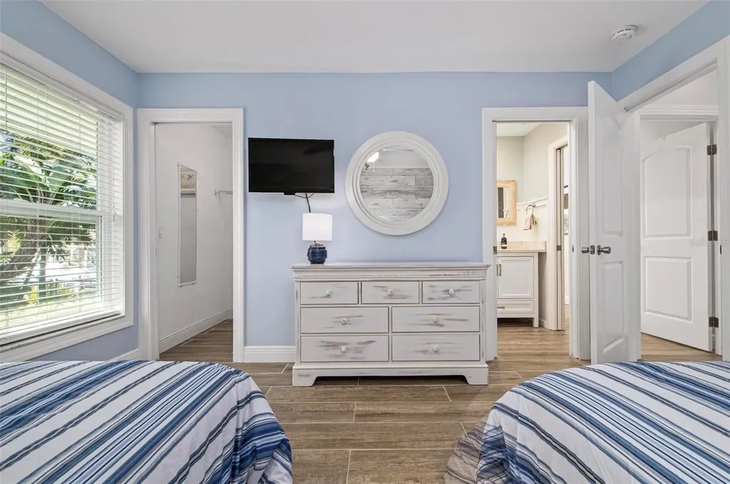 607 North Point Drive Holmes Beach FL 34217