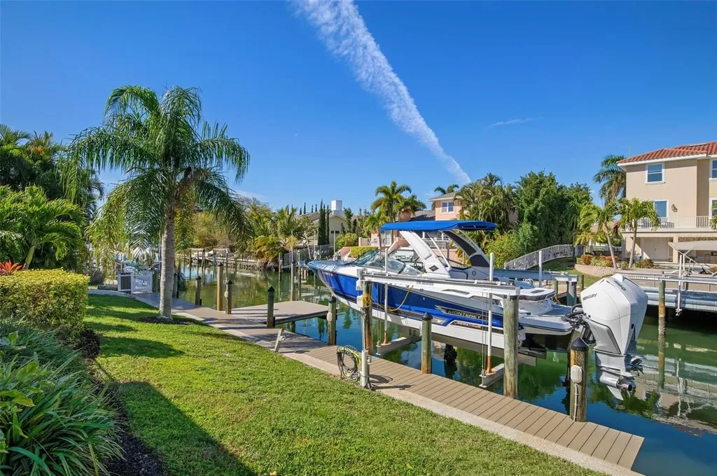 607 North Point Drive Holmes Beach FL 34217