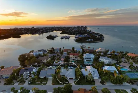 607 North Point Drive Holmes Beach FL 34217