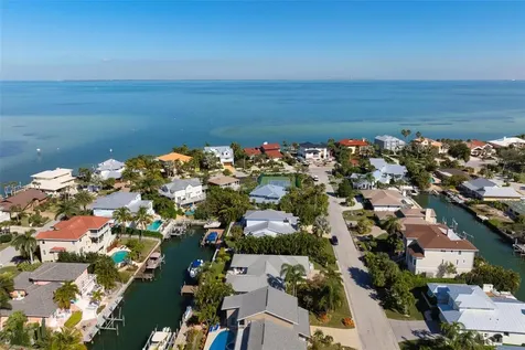 607 North Point Drive Holmes Beach FL 34217