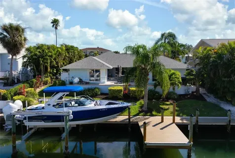 607 North Point Drive Holmes Beach FL 34217