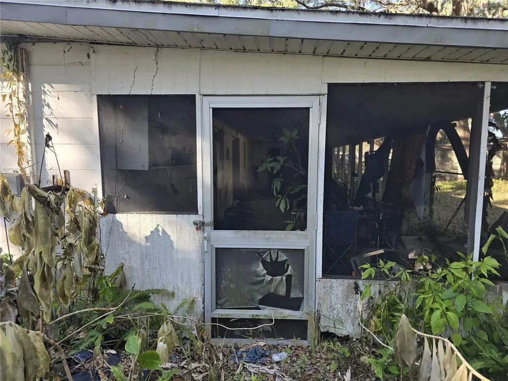 1124 S Wiggins Road Plant City FL 33566