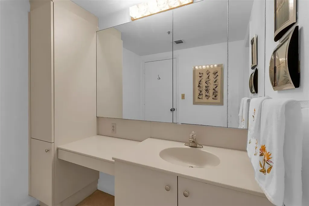 2110 Harbourside Drive Longboat Key FL 34228