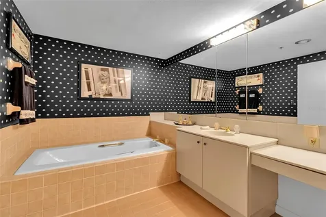 2110 Harbourside Drive Longboat Key FL 34228