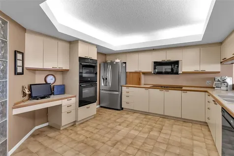 2110 Harbourside Drive Longboat Key FL 34228