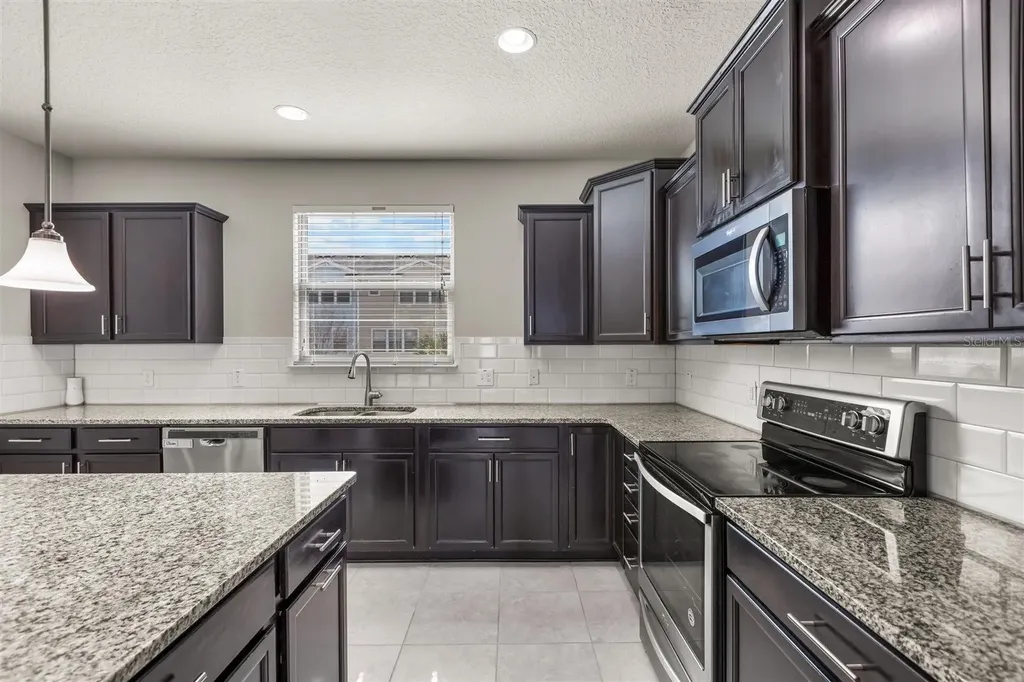 588 Piazza Point Oviedo FL 32765