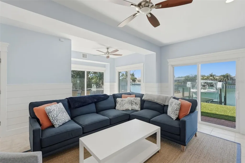 2822 W Vina Del Mar Boulevard St Pete Beach FL 33706